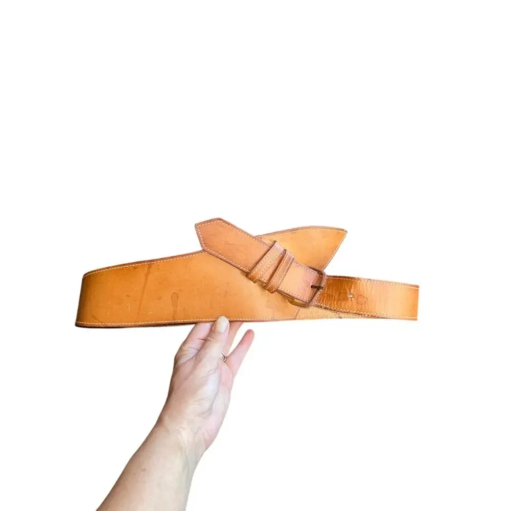 Vintage Waisted belt co 1980s honey colored leather waist belt diagonal buckle